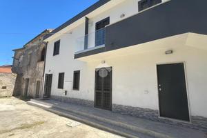 CASA SEMINDIPENDENTE A BARONISSI