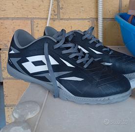 scarpa da calcetto numero 40