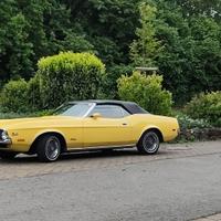 Ford Mustang convertibile