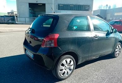 TOYOTA YARIS 1.0 BENZINA 