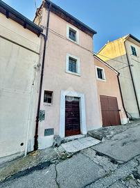 CASA SEMINDIPENDENTE A BASSANO IN TEVERINA