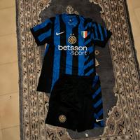 Maglia e pantaloncini Inter