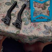 leve freno scooter aerox e portatarga laterale 