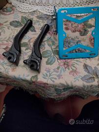 leve freno scooter aerox e portatarga laterale 