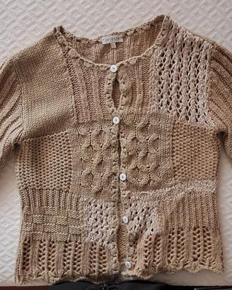 Maglione con bottoni tonalità ecru