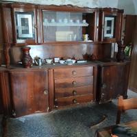 Credenza vintage in legno da restaurare