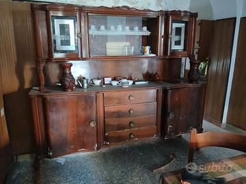 Credenza vintage in legno da restaurare