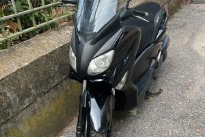 Yamaha xmax 250