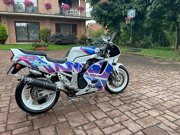 MOTO SUZUKI GSX 750 R - KM.  46000