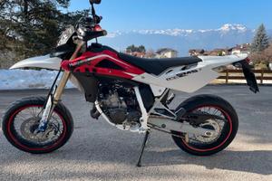 Moto Husqvarna SM125