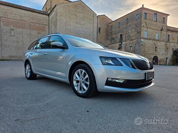Skoda Octavia 1.6 TDI 115CV DSG Wagon Executive