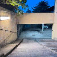 2 posti auto coperti in via Bonn