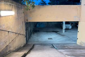 2 posti auto coperti in via Bonn