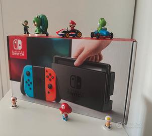 Nintendo Switch Neon V2 completa di accessori 
