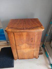 macchina da cucire Necchi con mobile 