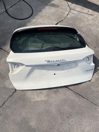 BAULE - PORTELLONE POSTERIORE MASERATI LEVANTE 202