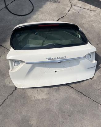 BAULE - PORTELLONE POSTERIORE MASERATI LEVANTE 202