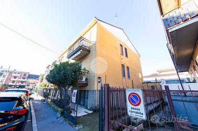 BOX A SETTIMO MILANESE