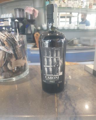 bottiglia rum caroni 1983