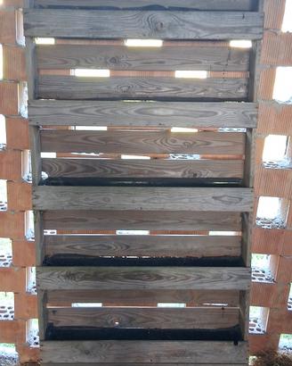 Fioriera verticale in legno 