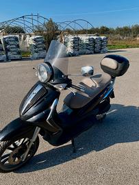 Piaggio Beverly 250 - 2023