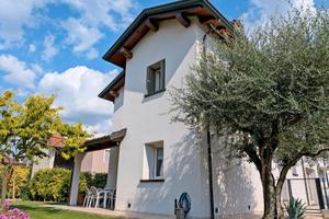 Tc477 villetta tricamere con giardino