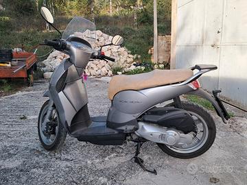 Aprilia Scarabeo 200 - 2009