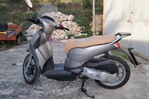 Aprilia Scarabeo 200 - 2009