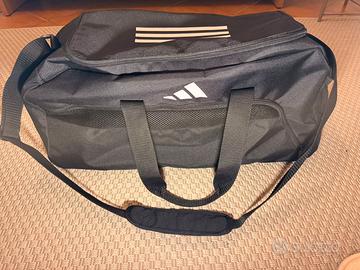 Borsa sportiva Adidas nera nuova