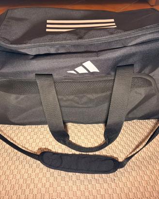 Borsa sportiva Adidas nera nuova