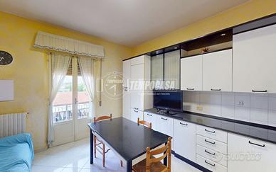 APPARTAMENTO CON CANTINA IN POSIZIONE CENTRALE A C