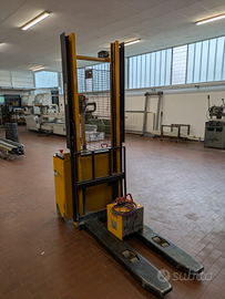 Transpallet a colonna elettrico 1500kg + carica b