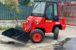 P76 Mini pala 4 ruote sterzanti Hitachi 25 q.li