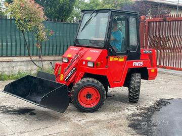 P76 Mini pala 4 ruote sterzanti Hitachi 25 q.li