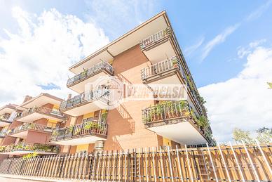 Ampio quadrilocale con doppio terrazzo