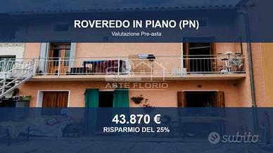 Immobile in asta di 112 m² con più di 5 locali a R
