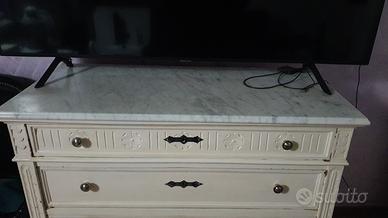 mobile bianco con piano in marmo