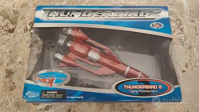modellino "volante" di razzo thunderbird