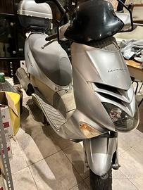 Scooter Aprilia Leonardo 150