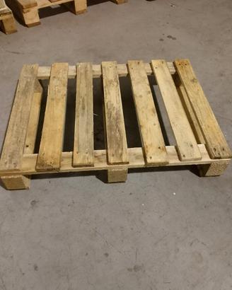 pallet 80x60 usati 3,50 € l' uno