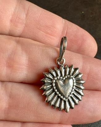 Ciondolo argento 925 cuore sacro