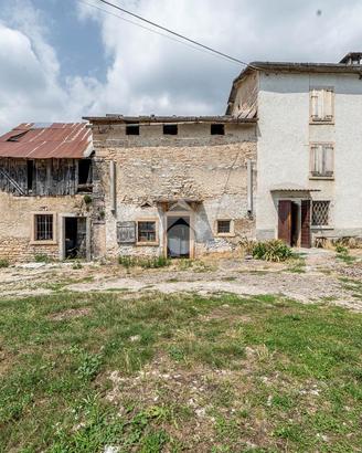 CASA INDIPENDENTE A BOSCO CHIESANUOVA
