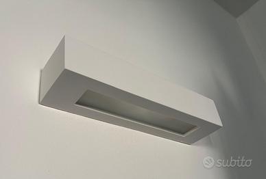 Lampada in gesso da parete