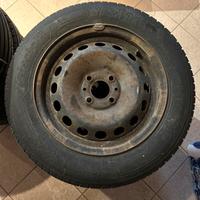 Pneumatici invernali 165/70 R14 81T +cerchioni!!!