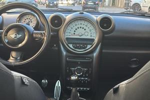 Auto mini cooper country 2010