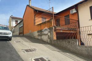 CASA SEMINDIPENDENTE A PAVIA