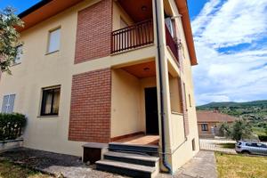 Porzione di casa a Montecchio