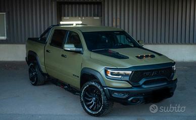 Dodge ram  5.7 Hemi 4x4 kit trx  CREWCAB