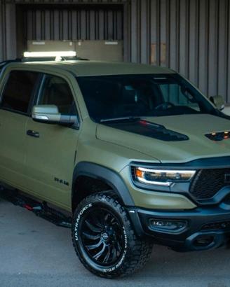 Dodge ram  5.7 Hemi 4x4 kit trx  CREWCAB