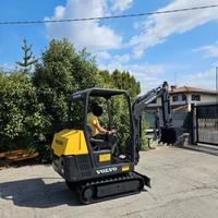 E232 - Mini escavatore 15 q.li Volvo EC15